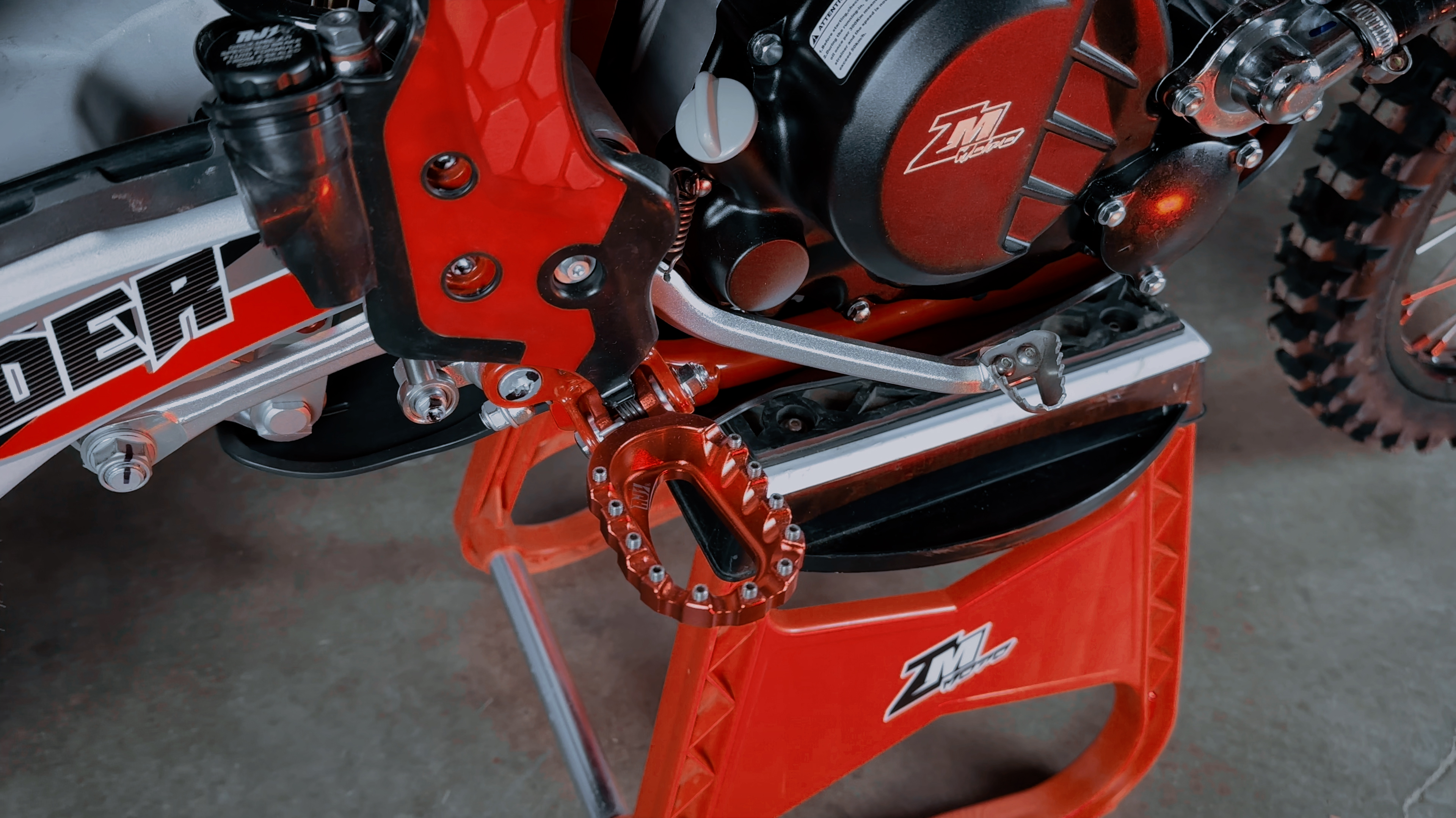 C0140.00_07_34_03.Still034